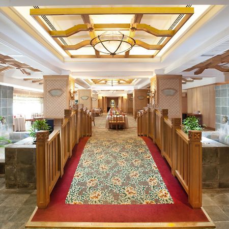 Dorsett Grand Subang Hotel Субанг Джая Екстериор снимка The interior of the lounge