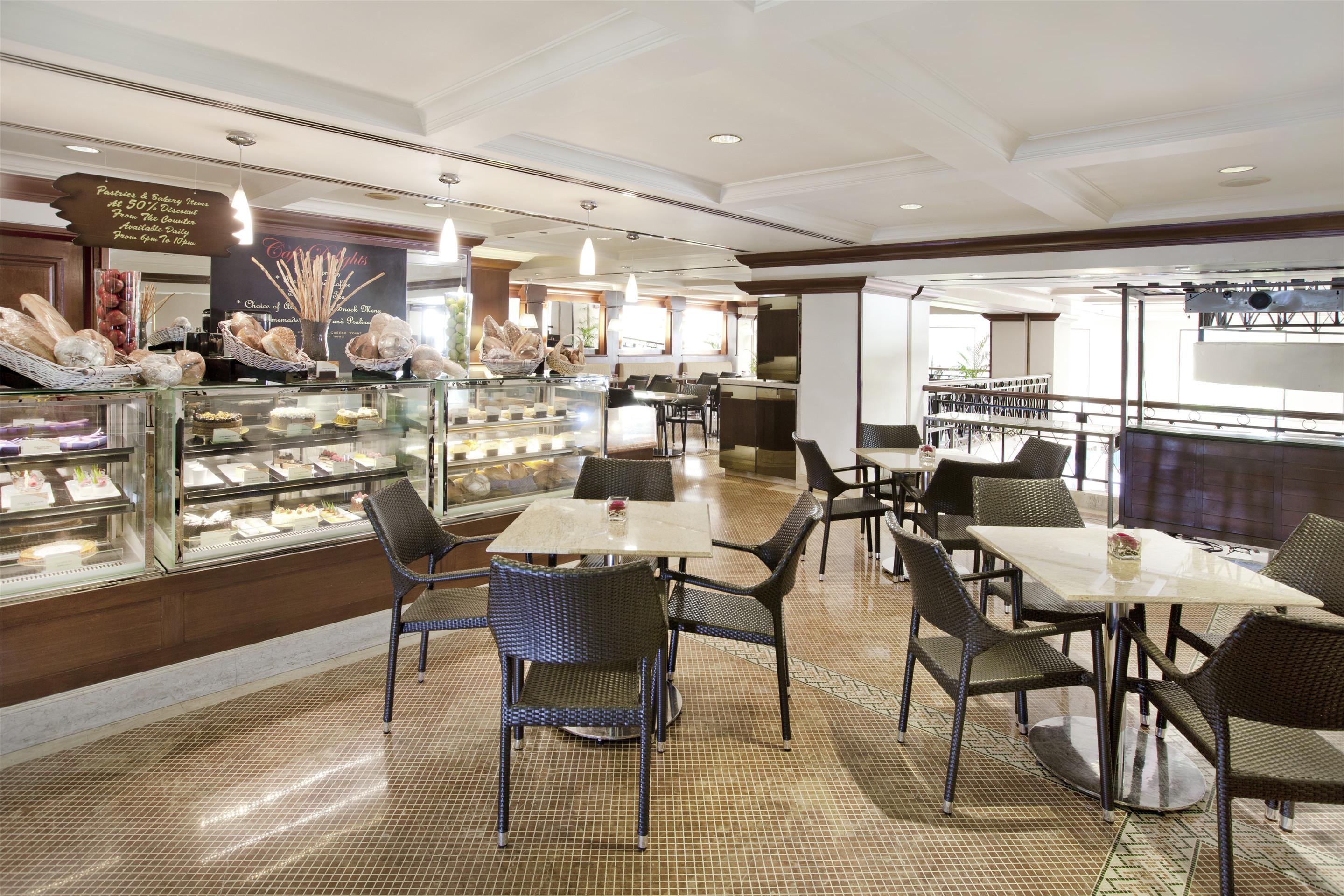Dorsett Grand Subang Hotel Субанг Джая Екстериор снимка The Café