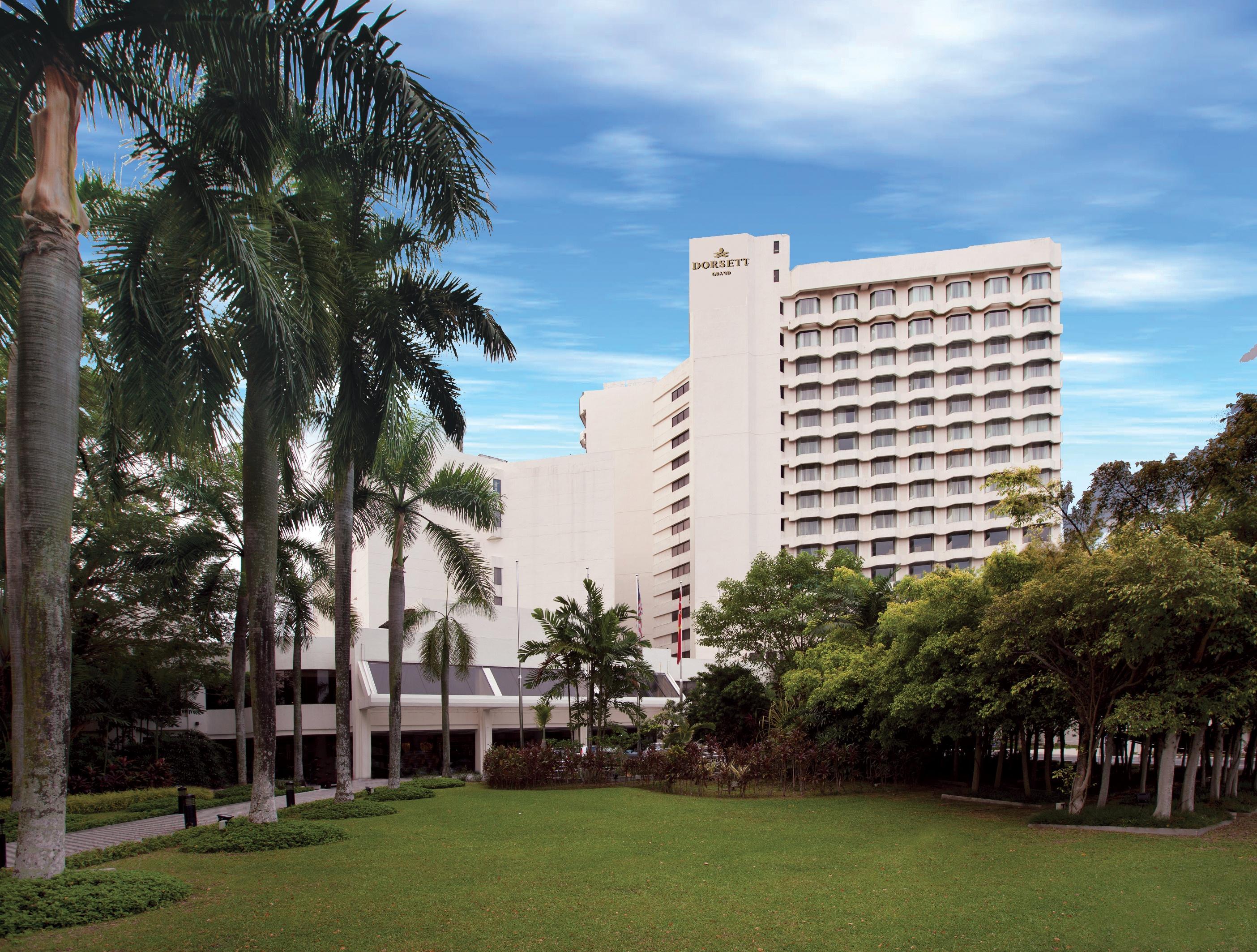 Dorsett Grand Subang Hotel Субанг Джая Екстериор снимка The Royal Garden Hotel