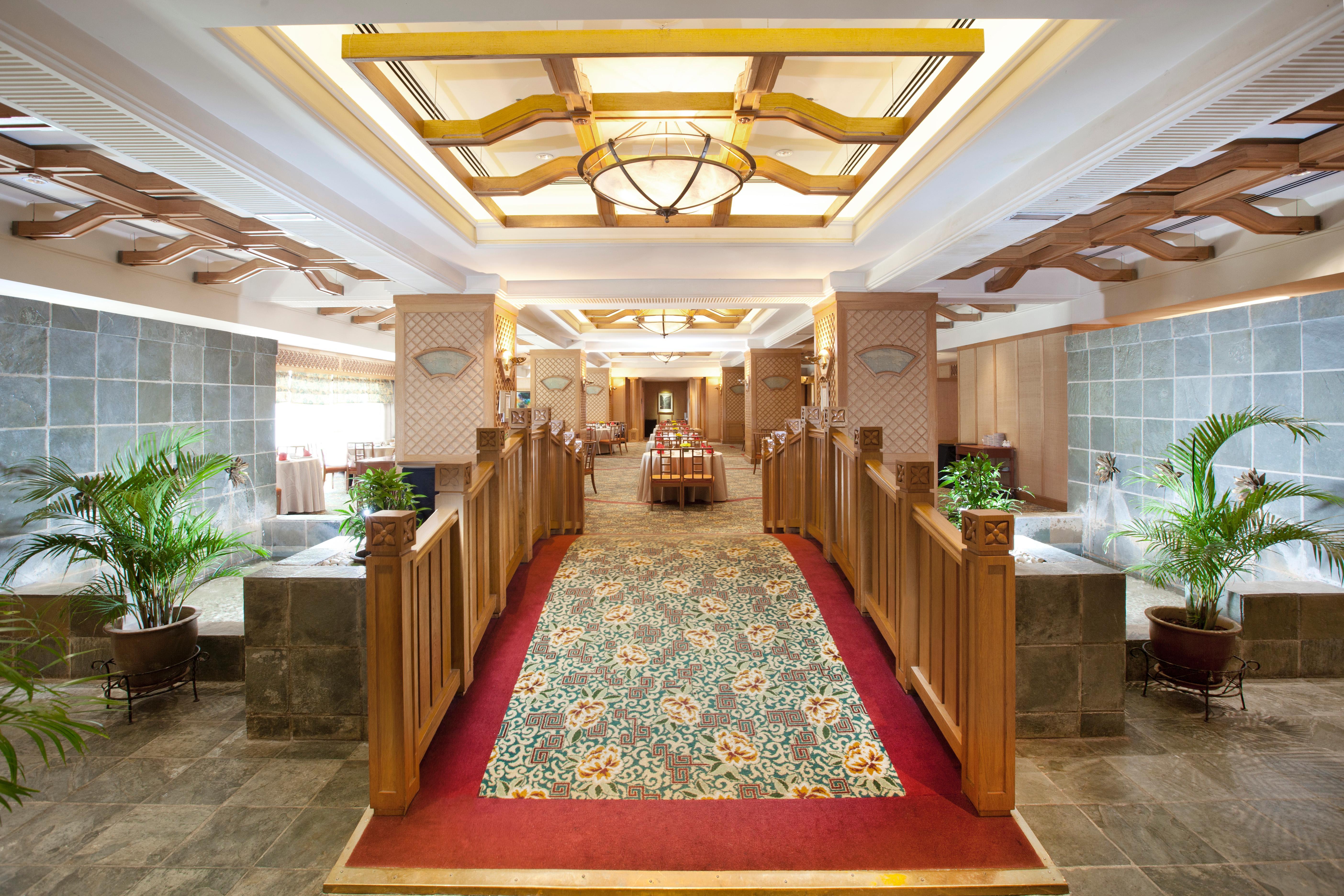 Dorsett Grand Subang Hotel Субанг Джая Екстериор снимка The interior of the lounge