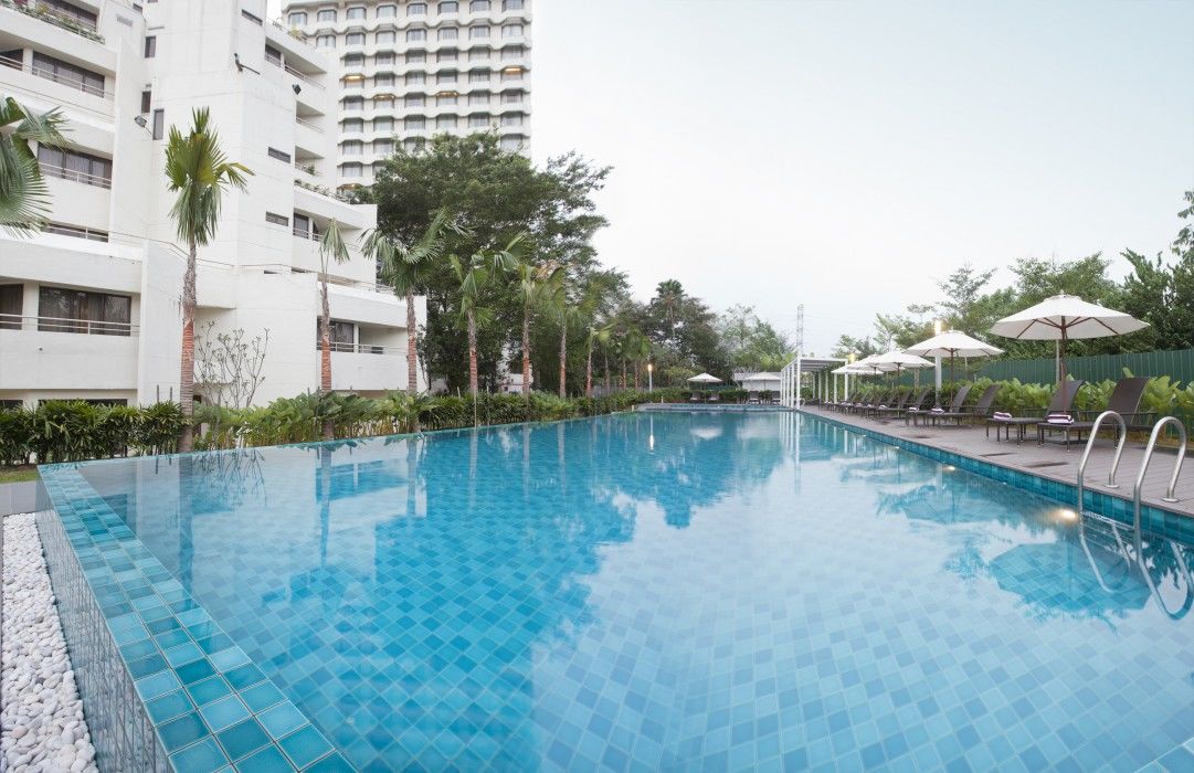 Dorsett Grand Subang Hotel Субанг Джая Екстериор снимка The swimming pool at the Royal Thai Police Club