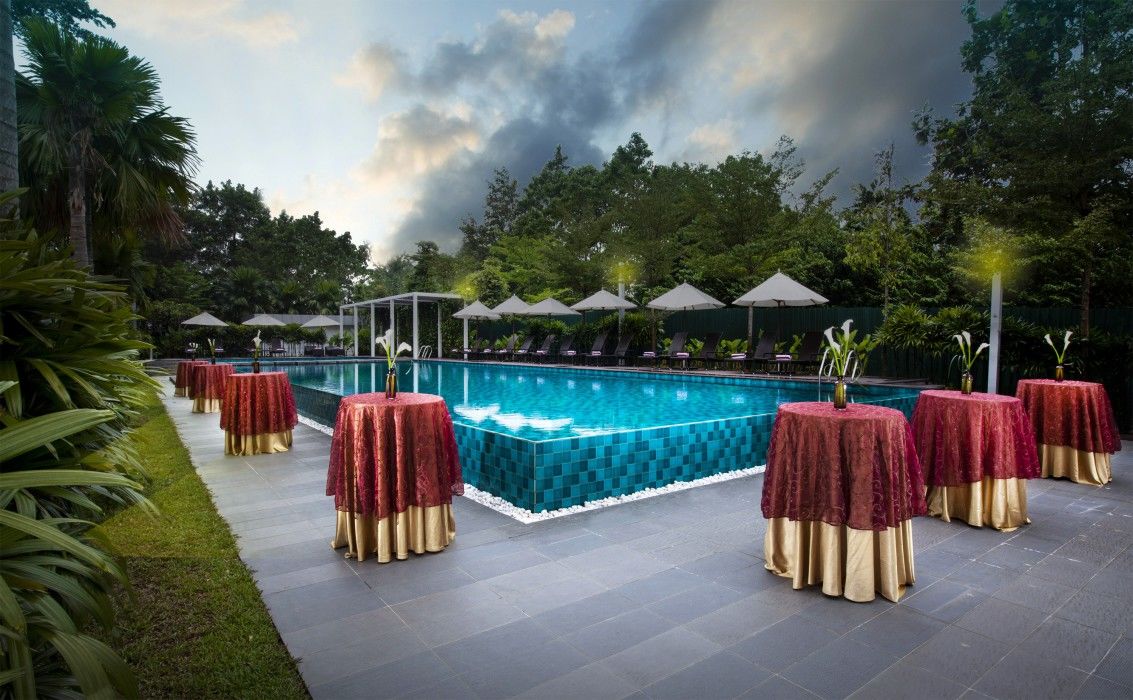 Dorsett Grand Subang Hotel Субанг Джая Екстериор снимка The swimming pool at the hotel